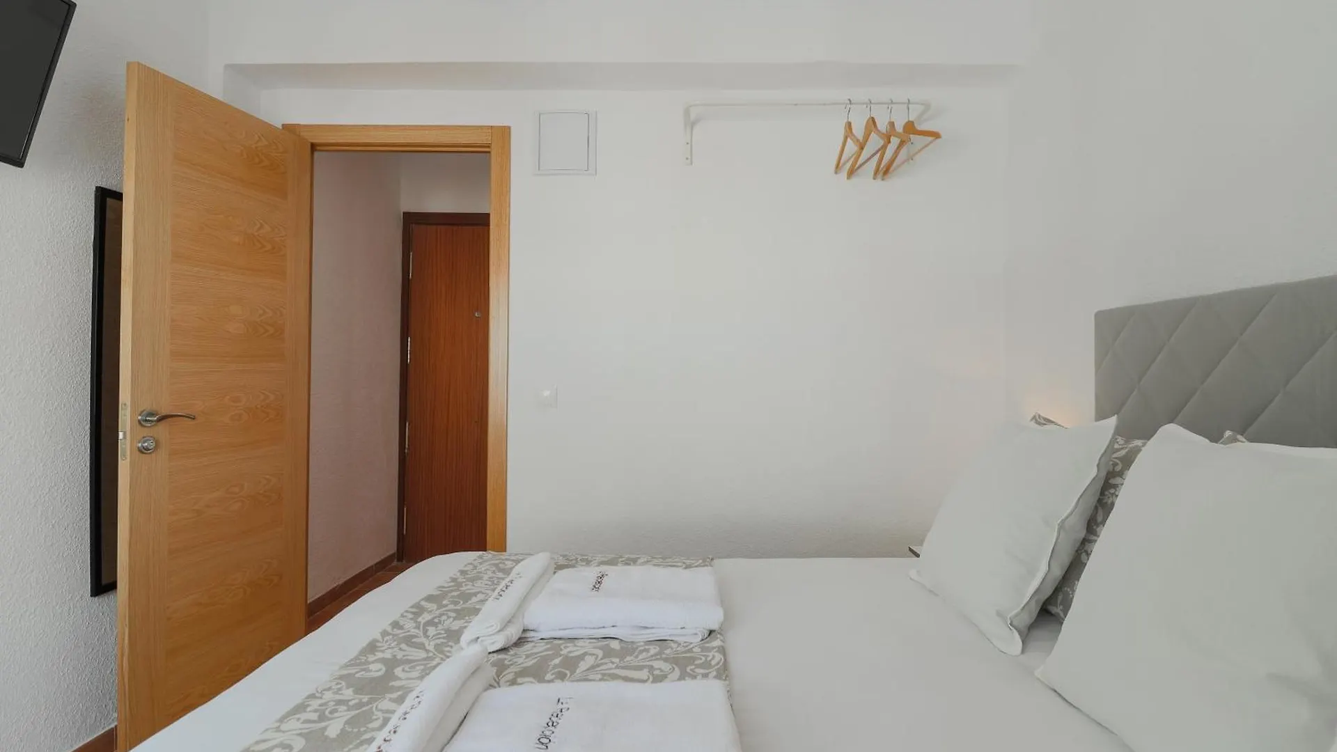 C75 - Comfy 3 Bedroom Near City Center 말라가 아파트